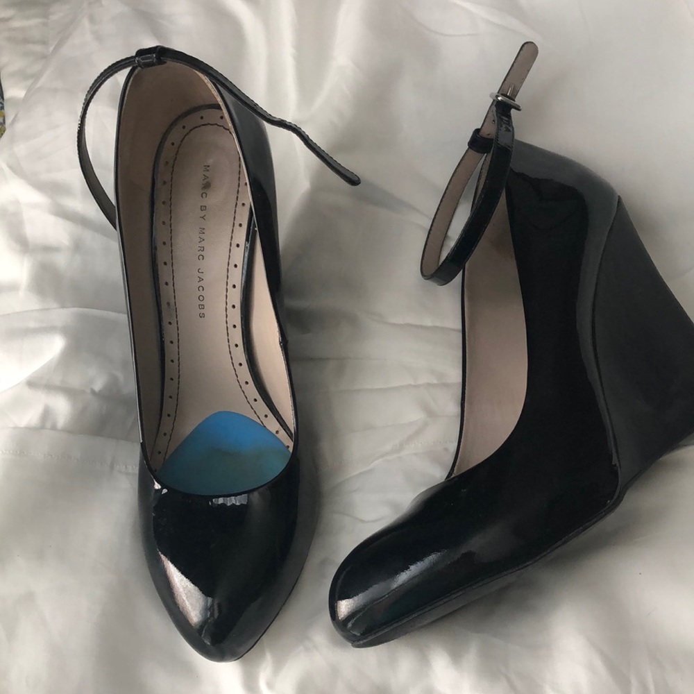 Marc by Marc Jacobs Black Wedges sz 40 1/2